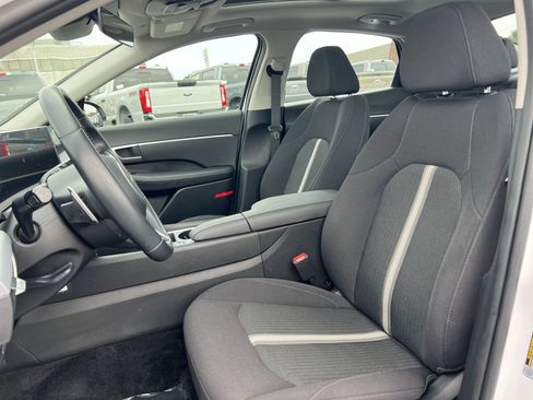 Used 2025 Hyundai Sonata SEL FWD image 13