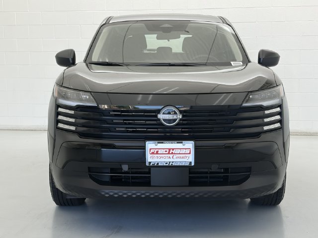 Used 2025 Nissan Kicks S FWD image 3