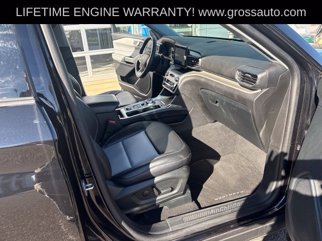 Used 2024 Ford Explorer XLT w/ Equipment Group 202A AWD/4WD image 34