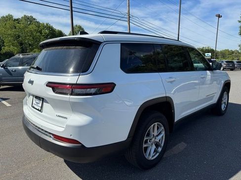 Used 2024 Jeep Grand Cherokee L Laredo AWD/4WD image 9