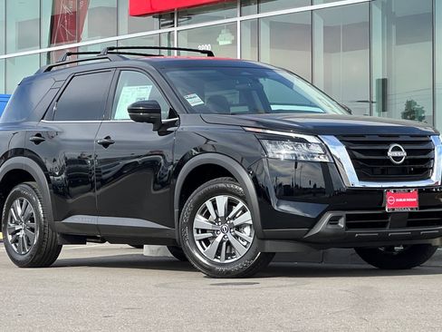 New 2025 Nissan Pathfinder SV image 1