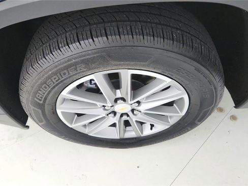 Used 2023 Chevrolet Traverse LT FWD image 29