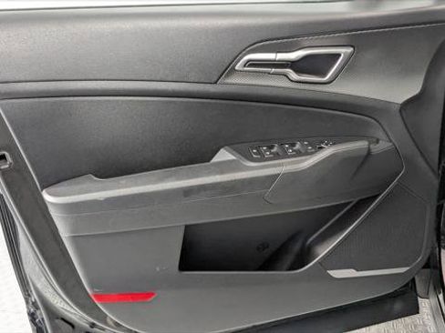 Used 2024 Kia Sportage LX image 13