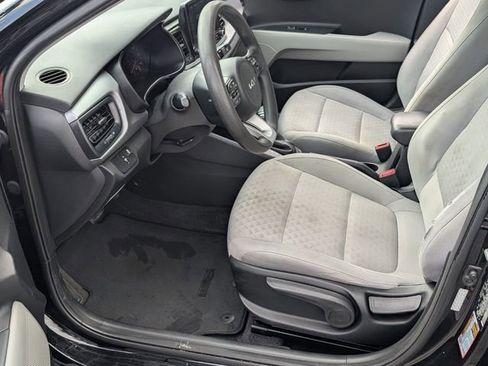Used 2023 Kia Rio S image 7
