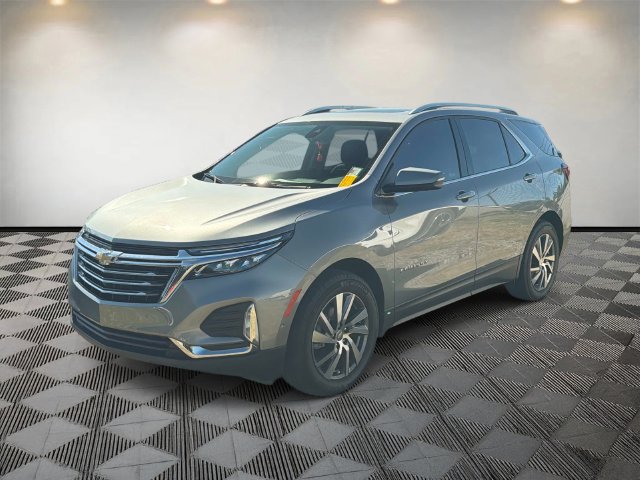 Used 2023 Chevrolet Equinox Premier AWD/4WD image 2
