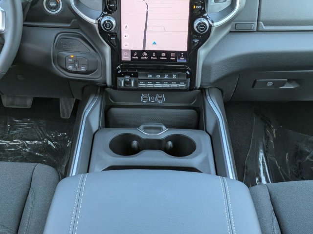 New 2026 RAM 3500 Big Horn AWD/4WD image 19