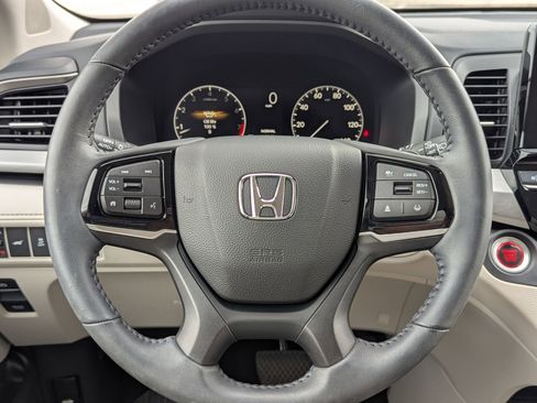 Certified 2025 Honda Odyssey EX-L image 18