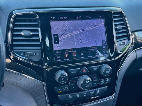 Used 2019 Jeep Grand Cherokee Trailhawk w/ Trailhawk Luxury Group AWD/4WD image 13