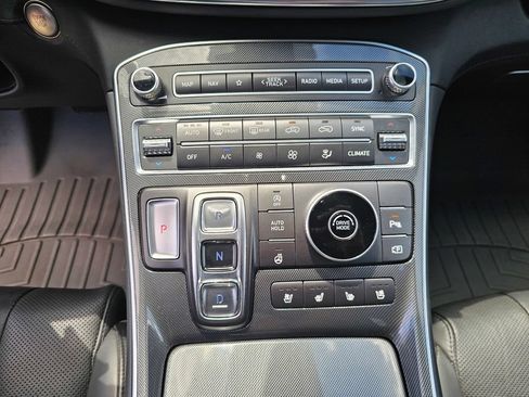 Used 2022 Hyundai Santa Fe Limited FWD image 24