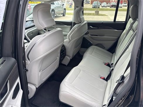 Used 2022 Jeep Grand Cherokee Overland w/ Adv Protech Group III image 10