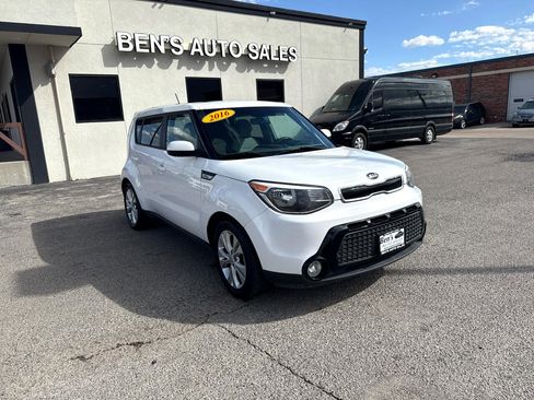 Used 2016 Kia Soul + image 4