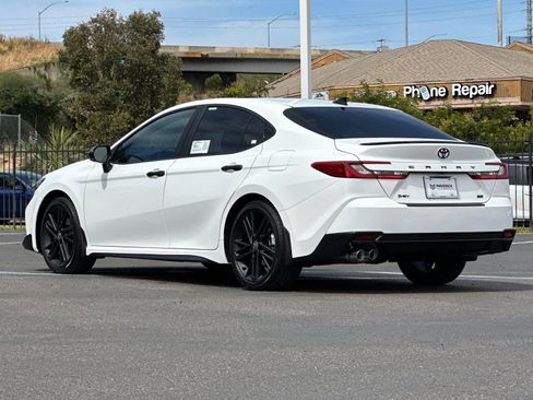 New 2026 Toyota Camry Hybrid image 3