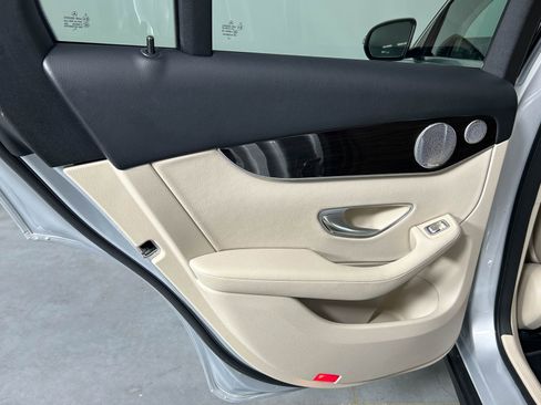 Used 2020 Mercedes-Benz GLC 300 4MATIC image 20