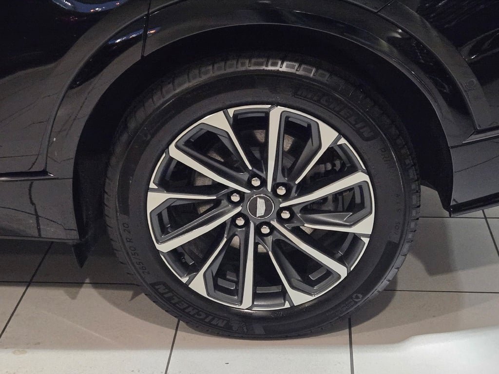 Used 2024 Cadillac Lyriq Sport AWD/4WD image 15