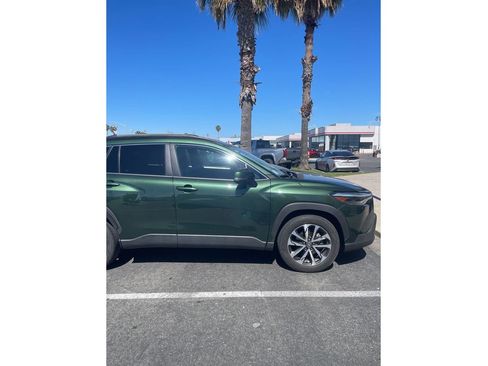 Used 2022 Toyota Corolla Cross XLE w/ Convenience Package image 4