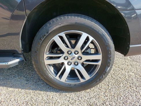 Used 2022 Ford Expedition Max XLT AWD/4WD image 35