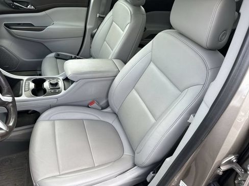 Used 2022 GMC Acadia SLT w/ LPO, Floor Liner Package AWD/4WD image 15