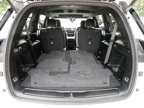 Used 2025 Jeep Grand Cherokee L Altitude AWD/4WD image 18