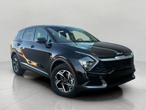 Used 2025 Kia Sportage LX image 1