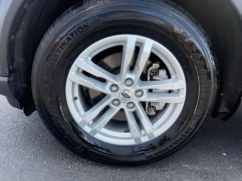 Certified 2021 Ford Explorer XLT RWD image 14