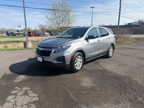 Used 2023 Chevrolet Equinox LS w/ LS Convenience Package image 1
