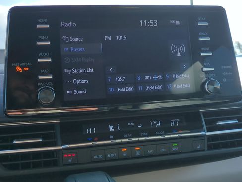 Used 2024 Toyota Sienna XLE image 25