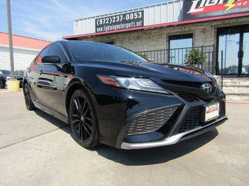 Used 2021 Toyota Camry XSE FWD image 6