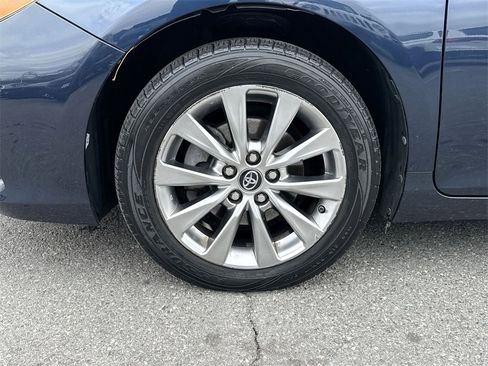 Used 2017 Toyota Camry XLE image 17