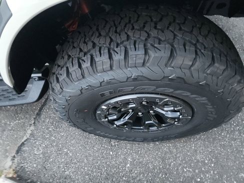 New 2025 Ford Bronco Raptor image 8