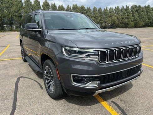 Used 2024 Jeep Wagoneer Series II w/ Flexible Seating Group image 1