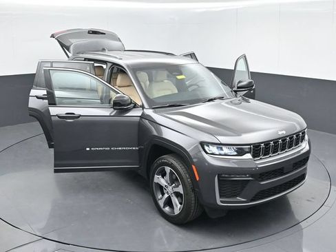 New 2026 Jeep Grand Cherokee Limited RWD image 50