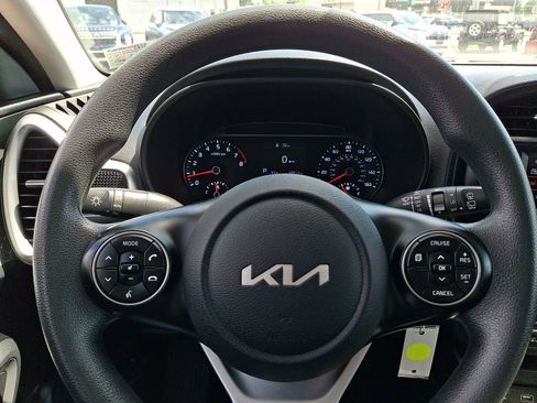 Used 2022 Kia Soul LX w/ Technology Package FWD image 19