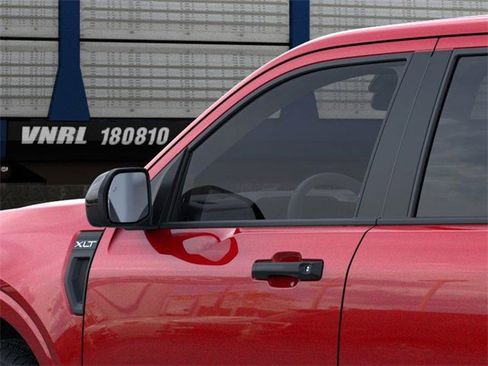 New 2025 Ford Maverick XLT image 21