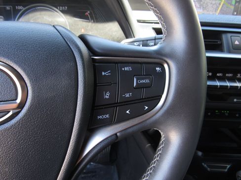 Used 2022 Lexus UX 250h w/ Luxury Package AWD/4WD image 28