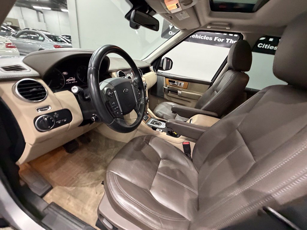 Used 2016 Land Rover LR4 HSE LUX AWD/4WD image 25