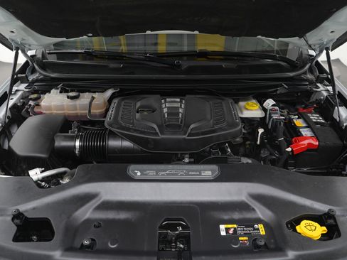 Used 2024 Jeep Wagoneer L Series II w/ Flexible Seating Group image 34