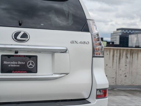 Used 2023 Lexus GX 460 Premium w/ Premium Plus Package image 10