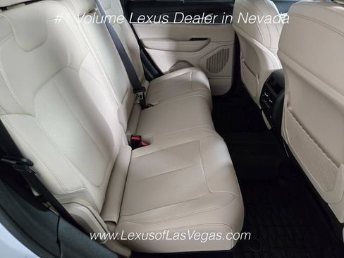 Used 2024 Jeep Grand Cherokee Limited w/ Luxury Tech Group II AWD/4WD image 20