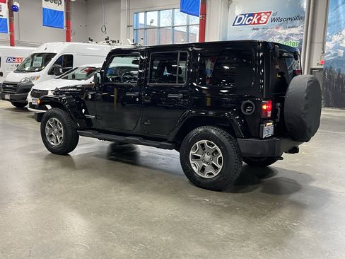 Used 2015 Jeep Wrangler Unlimited Rubicon w/ Connectivity Group image 3