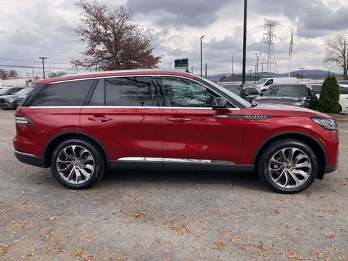 New 2025 Lincoln Aviator AWD w/ Equipment Group 101A image 2