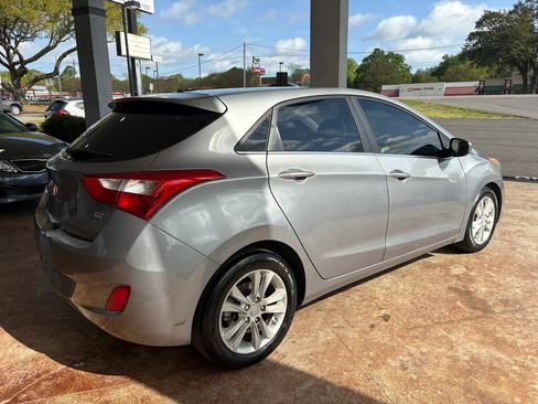 Used 2014 Hyundai Elantra GT FWD image 6