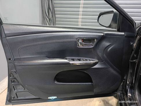 Used 2015 Toyota Avalon XLE image 19