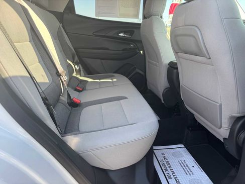 Used 2025 Chevrolet TrailBlazer LT w/ Driver Confidence Package image 13