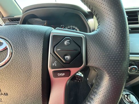 Used 2019 Toyota 4Runner SR5 Premium image 17