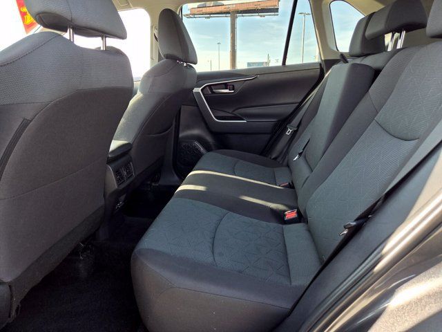 Used 2024 Toyota RAV4 XLE AWD/4WD image 6
