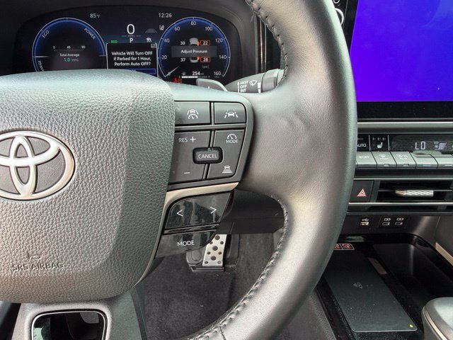 Used 2025 Toyota Camry XSE FWD image 16