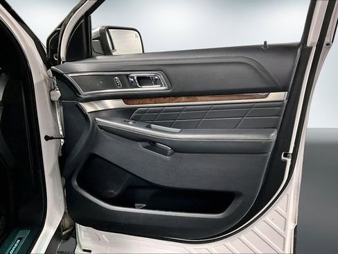 Used 2017 Ford Explorer Platinum AWD/4WD image 27