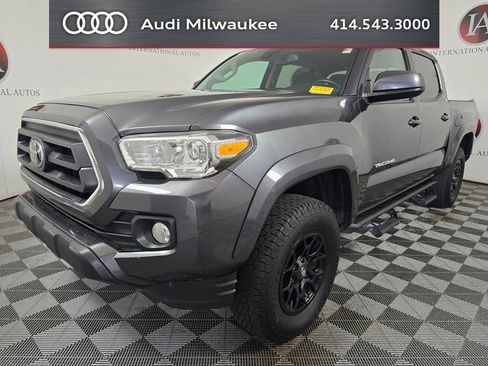 Used 2020 Toyota Tacoma SR5 AWD/4WD image 5