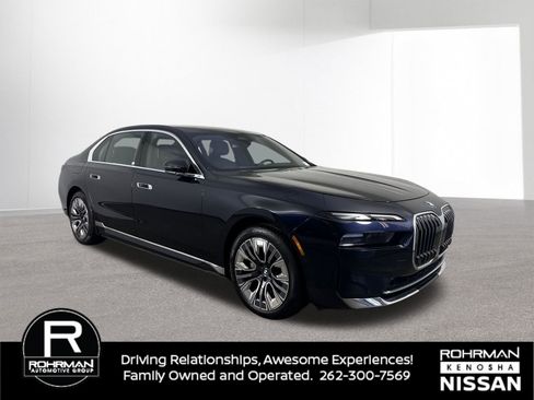 Used 2023 BMW i7 xDrive60 image 2