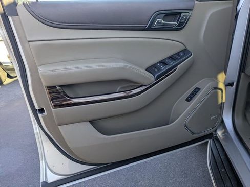 Used 2017 GMC Yukon SLT w/ Premium Edition image 10